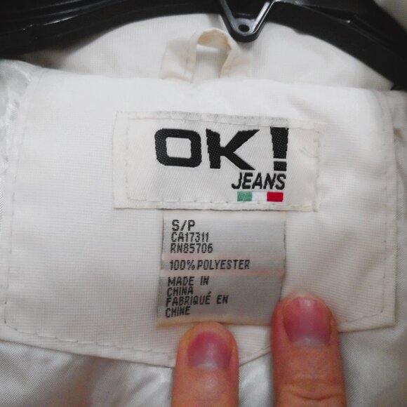 Vintage white puffy vest with hoodie size Small - Picture 3 of 10